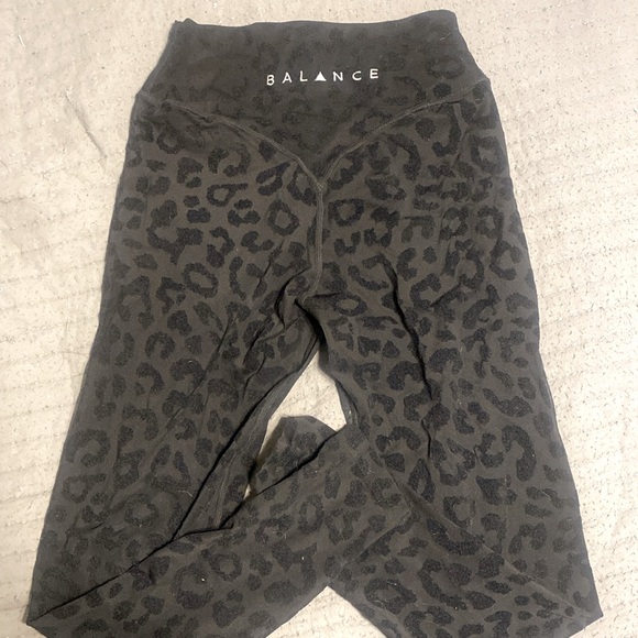 Vitality (previous Balance) leopard print leggings size small - Picture 1 of 1